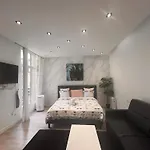 Cosy Studio Champs-Elysees - Hala Paris